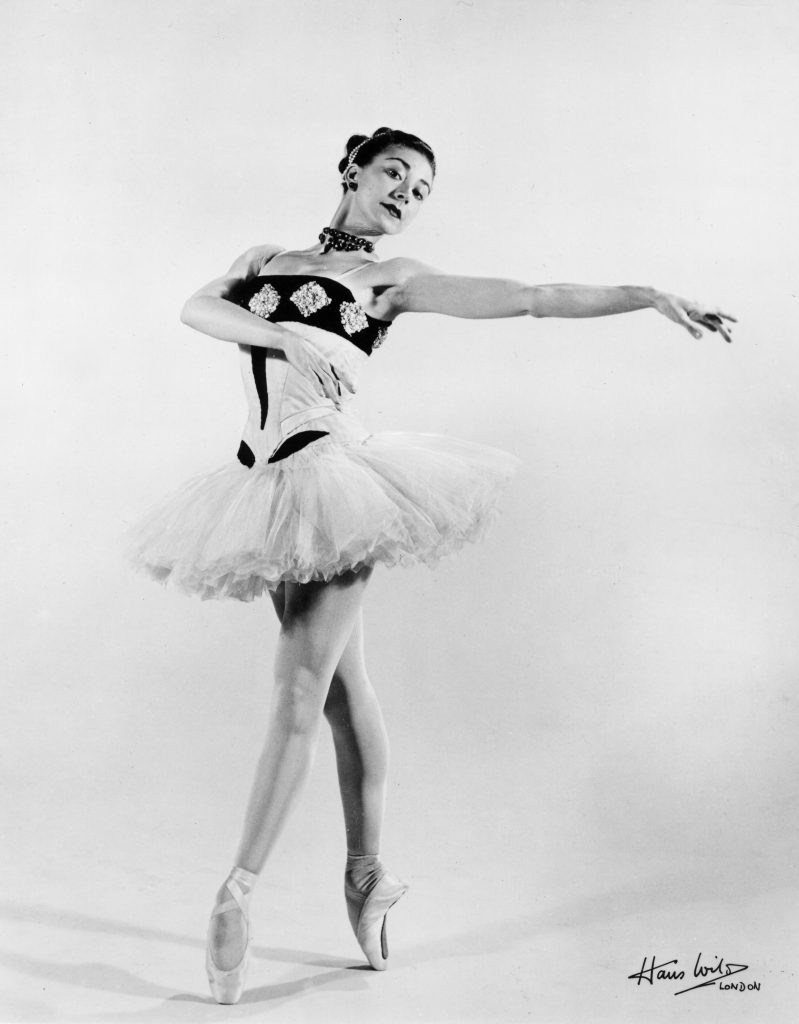 Margot Fonteyn in the Sadler's Wells Ballet production of 'Scèn